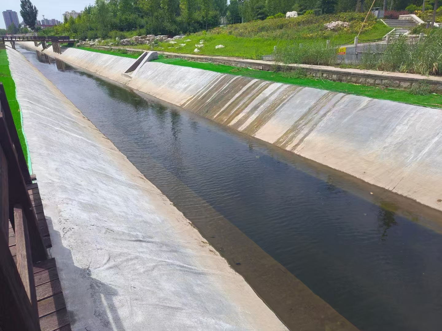 烟台市土工防水材料针刺水泥毯 - 方案